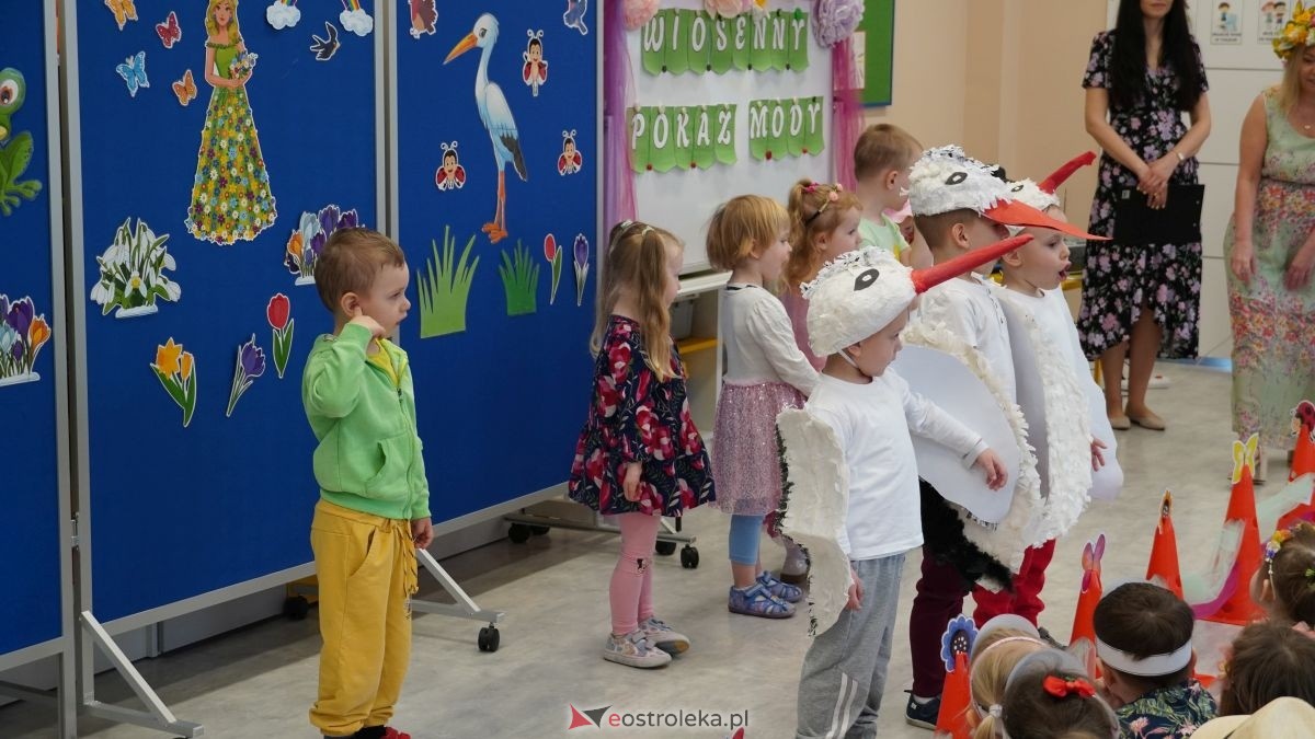 Wiosenne przebieranki w „Krainie Radości”. Dzieci z Przedszkola Miejskiego nr 8 przywitały wiosnę! [20.03.2026] - zdjęcie #73 - eOstroleka.pl