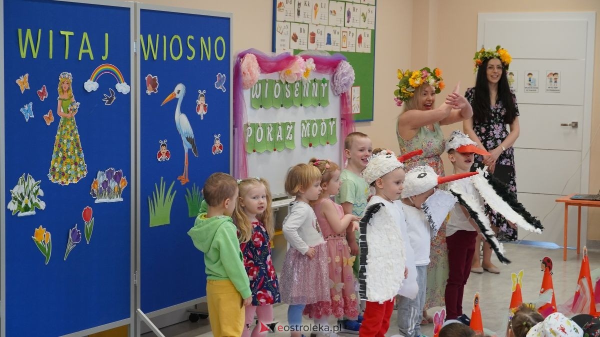 Wiosenne przebieranki w „Krainie Radości”. Dzieci z Przedszkola Miejskiego nr 8 przywitały wiosnę! [20.03.2026] - zdjęcie #70 - eOstroleka.pl