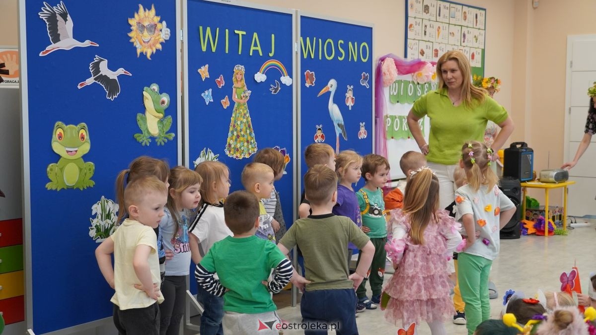 Wiosenne przebieranki w „Krainie Radości”. Dzieci z Przedszkola Miejskiego nr 8 przywitały wiosnę! [20.03.2026] - zdjęcie #66 - eOstroleka.pl