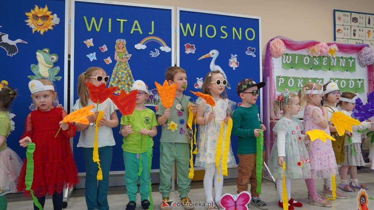 Wiosenne przebieranki w „Krainie Radości”. Dzieci z Przedszkola Miejskiego nr 8 przywitały wiosnę! [20.03.2026] - zdjęcie #56 - eOstroleka.pl