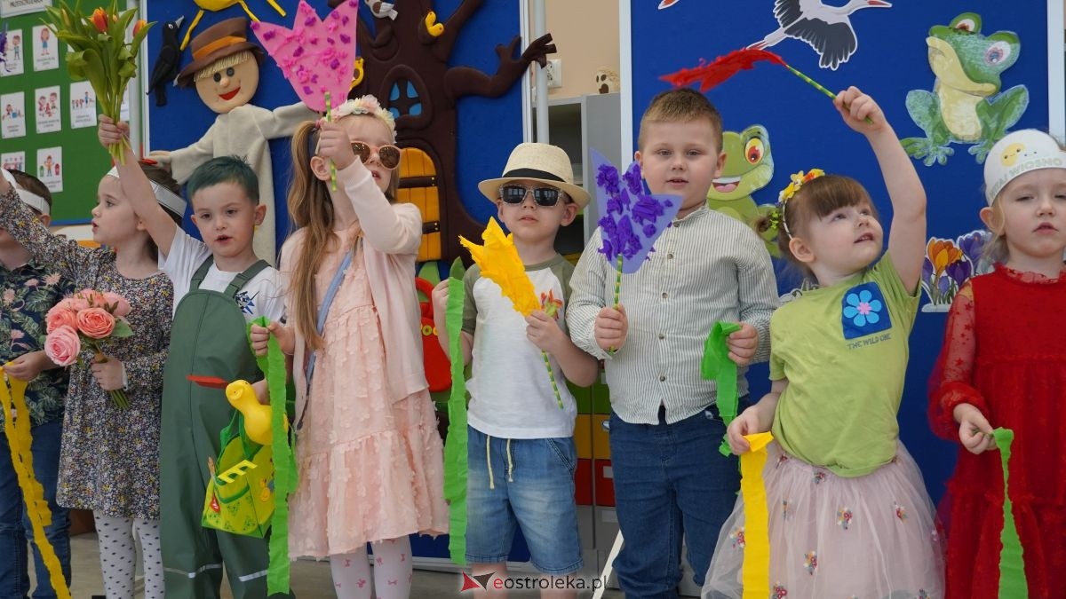 Wiosenne przebieranki w „Krainie Radości”. Dzieci z Przedszkola Miejskiego nr 8 przywitały wiosnę! [20.03.2026] - zdjęcie #55 - eOstroleka.pl