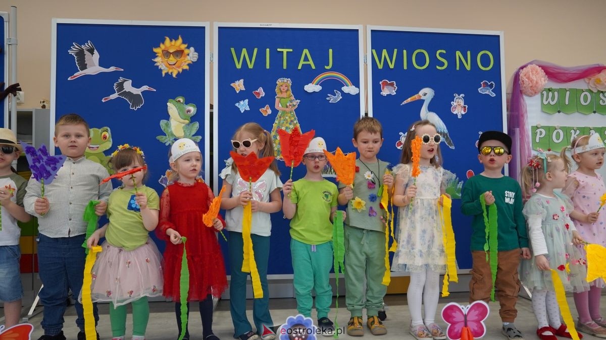 Wiosenne przebieranki w „Krainie Radości”. Dzieci z Przedszkola Miejskiego nr 8 przywitały wiosnę! [20.03.2026] - zdjęcie #53 - eOstroleka.pl