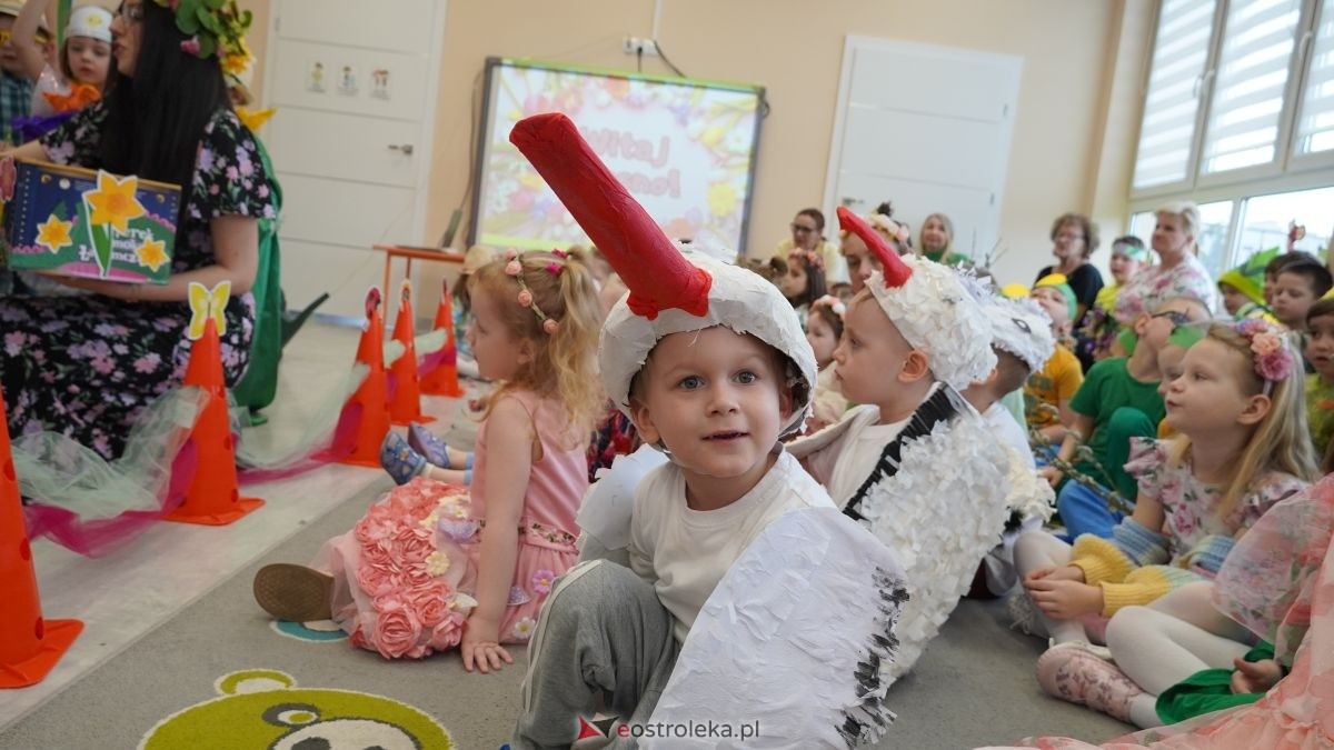 Wiosenne przebieranki w „Krainie Radości”. Dzieci z Przedszkola Miejskiego nr 8 przywitały wiosnę! [20.03.2026] - zdjęcie #47 - eOstroleka.pl
