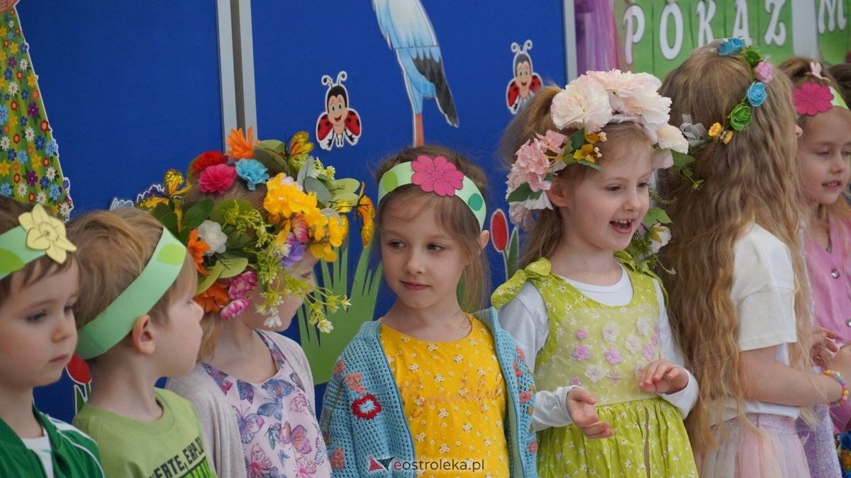 Wiosenne przebieranki w „Krainie Radości”. Dzieci z Przedszkola Miejskiego nr 8 przywitały wiosnę! [20.03.2026] - zdjęcie #36 - eOstroleka.pl