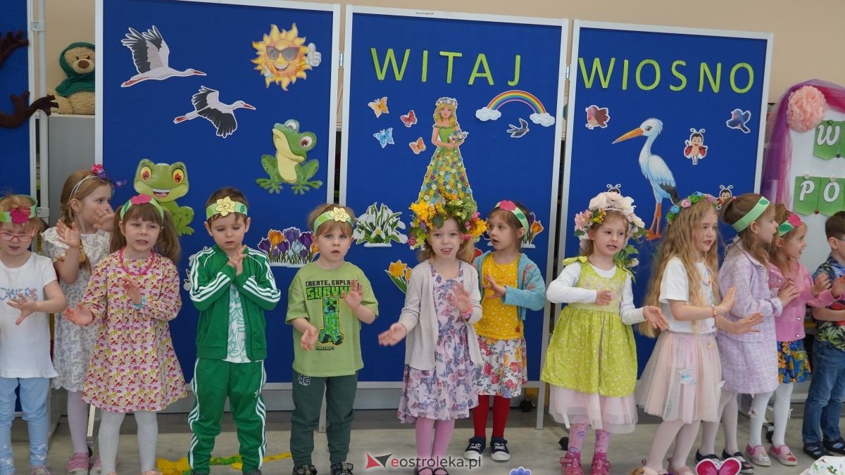 Wiosenne przebieranki w „Krainie Radości”. Dzieci z Przedszkola Miejskiego nr 8 przywitały wiosnę! [20.03.2026] - zdjęcie #35 - eOstroleka.pl