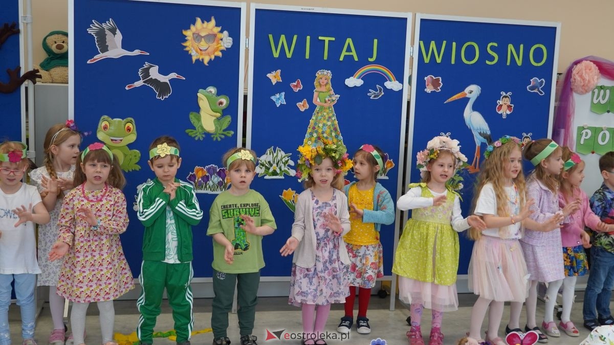 Wiosenne przebieranki w „Krainie Radości”. Dzieci z Przedszkola Miejskiego nr 8 przywitały wiosnę! [20.03.2026] - zdjęcie #34 - eOstroleka.pl
