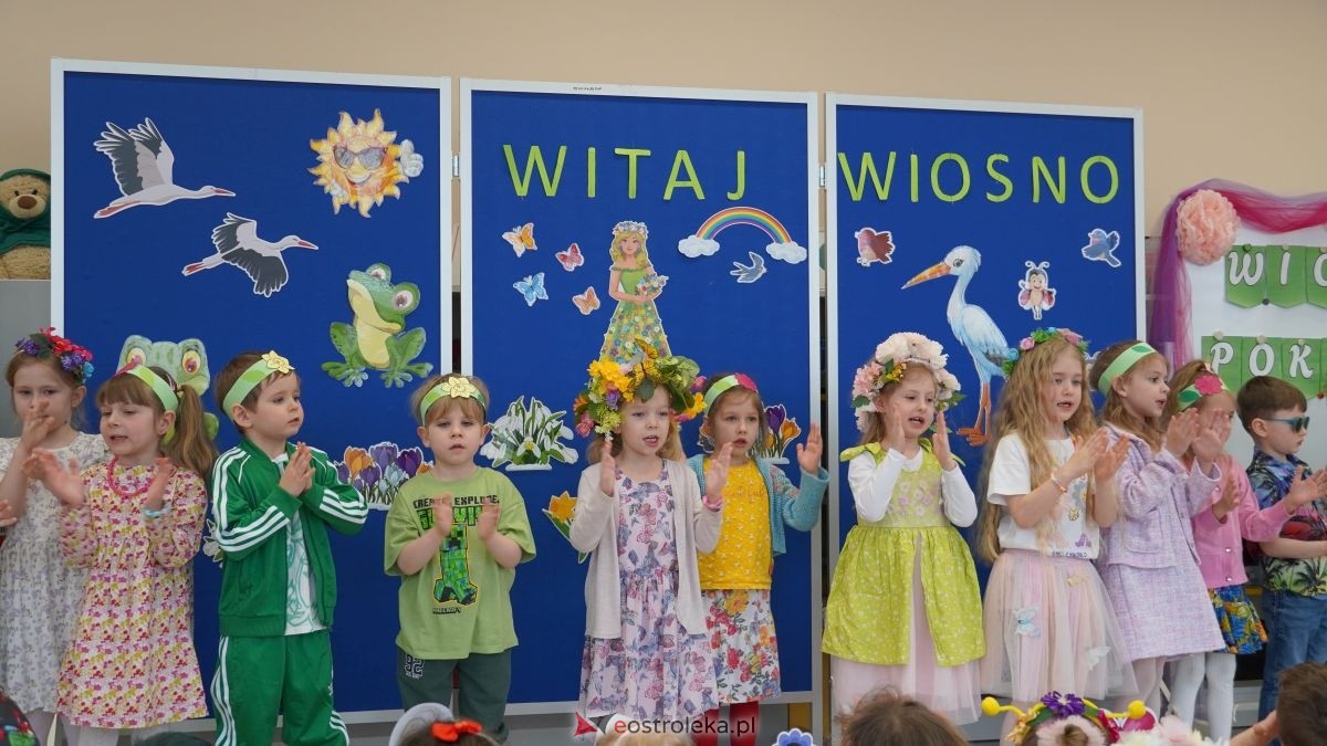 Wiosenne przebieranki w „Krainie Radości”. Dzieci z Przedszkola Miejskiego nr 8 przywitały wiosnę! [20.03.2026] - zdjęcie #33 - eOstroleka.pl