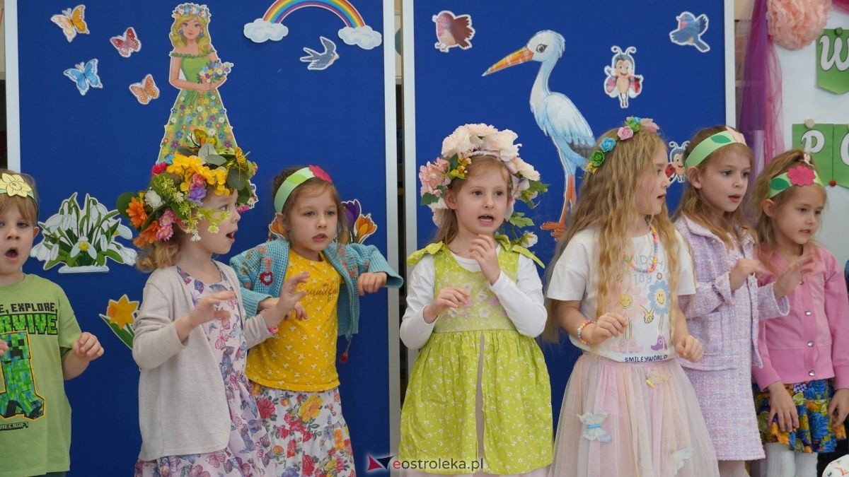 Wiosenne przebieranki w „Krainie Radości”. Dzieci z Przedszkola Miejskiego nr 8 przywitały wiosnę! [20.03.2026] - zdjęcie #30 - eOstroleka.pl