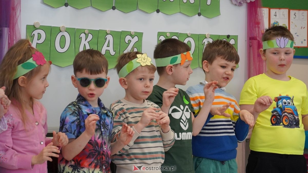 Wiosenne przebieranki w „Krainie Radości”. Dzieci z Przedszkola Miejskiego nr 8 przywitały wiosnę! [20.03.2026] - zdjęcie #23 - eOstroleka.pl