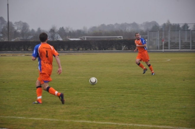Narew Ostrołęka - Ursus Warszawa 0:3 (20.11.2011) - zdjęcie #25 - eOstroleka.pl