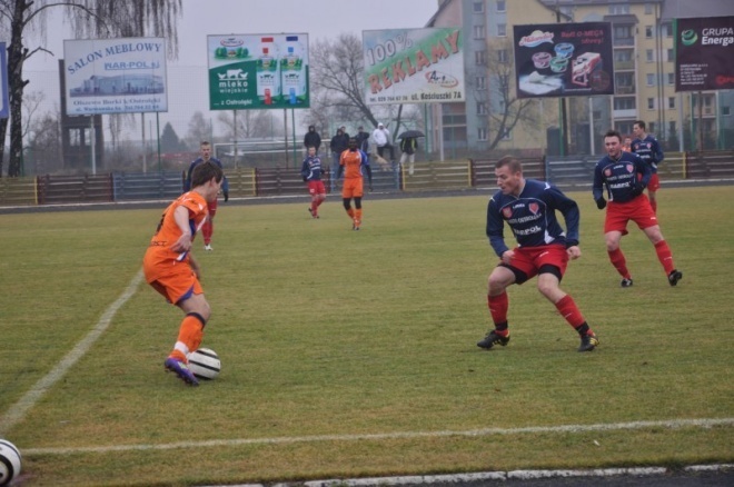 Narew Ostrołęka - Ursus Warszawa 0:3 (20.11.2011) - zdjęcie #24 - eOstroleka.pl