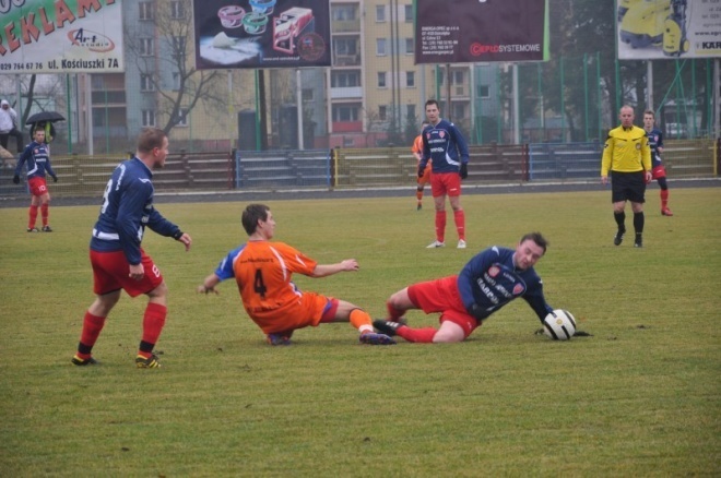 Narew Ostrołęka - Ursus Warszawa 0:3 (20.11.2011) - zdjęcie #22 - eOstroleka.pl