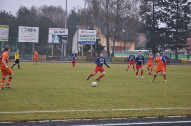 Narew Ostrołęka - Ursus Warszawa 0:3 (20.11.2011) - zdjęcie #21 - eOstroleka.pl