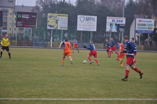 Narew Ostrołęka - Ursus Warszawa 0:3 (20.11.2011) - zdjęcie #18 - eOstroleka.pl