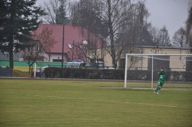 Narew Ostrołęka - Ursus Warszawa 0:3 (20.11.2011) - zdjęcie #16 - eOstroleka.pl