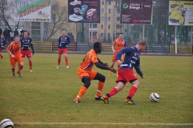 Narew Ostrołęka - Ursus Warszawa 0:3 (20.11.2011) - zdjęcie #10 - eOstroleka.pl