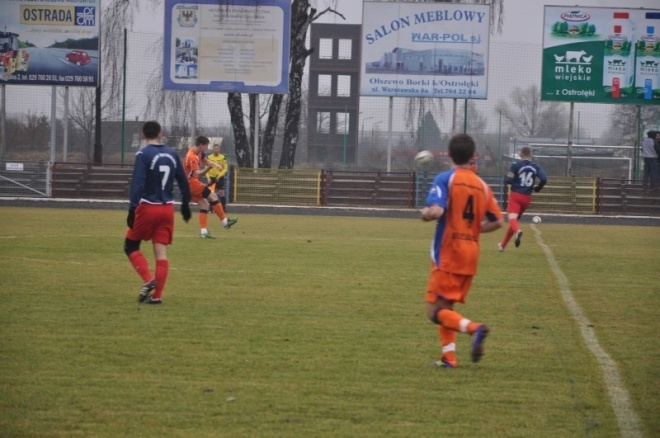Narew Ostrołęka - Ursus Warszawa 0:3 (20.11.2011) - zdjęcie #6 - eOstroleka.pl