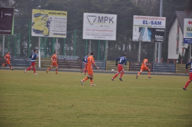 Narew Ostrołęka - Ursus Warszawa 0:3 (20.11.2011) - zdjęcie #2 - eOstroleka.pl