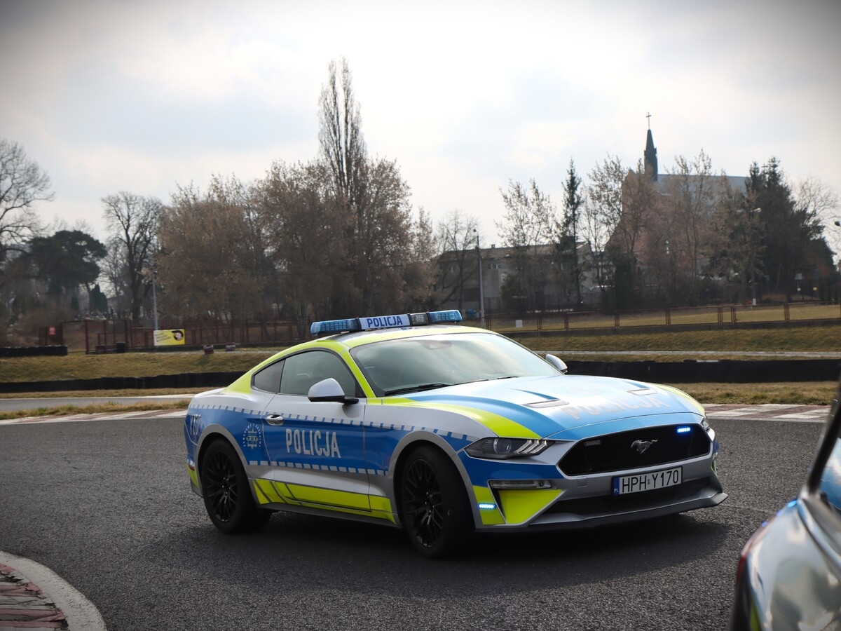 Ford Mustang w służbie mazowieckiej policji [20.03.2026] - zdjęcie #2 - eOstroleka.pl