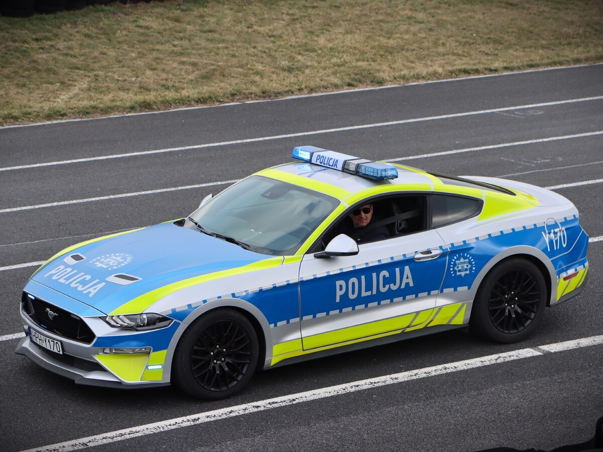 Ford Mustang w służbie mazowieckiej policji [20.03.2026] - zdjęcie #1 - eOstroleka.pl