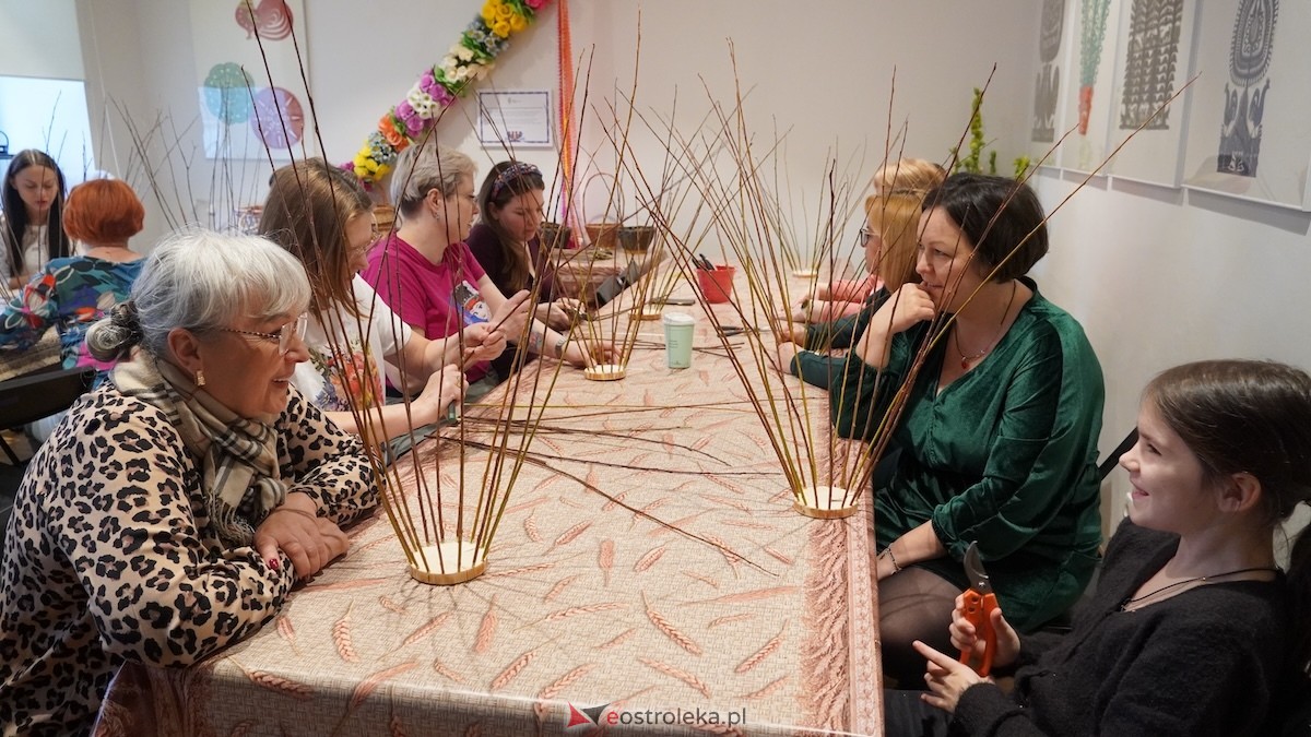 Warsztaty wikliniarskie Koszyk z wikliny w Muzeum Kultury Kurpiowskiej [22.03.2026] - zdjęcie #29 - eOstroleka.pl