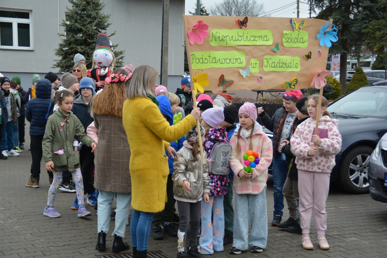 Kurpiowskie marzanny i Pinokio. Tak Kadzidło przywitało wiosnę! Fot. CKK Kadzidło  [20.03.2026] - zdjęcie #70 - eOstroleka.pl