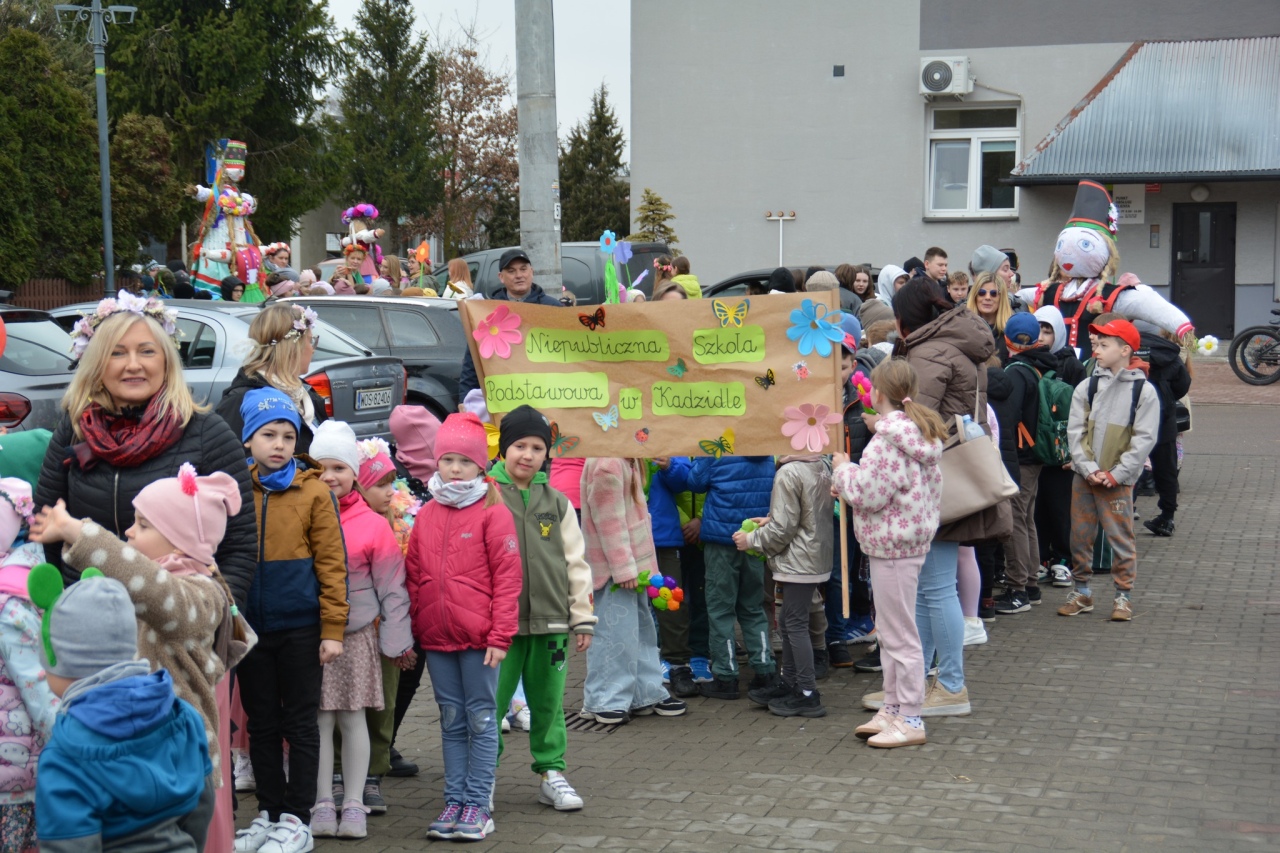 Kurpiowskie marzanny i Pinokio. Tak Kadzidło przywitało wiosnę! Fot. CKK Kadzidło  [20.03.2026] - zdjęcie #13 - eOstroleka.pl