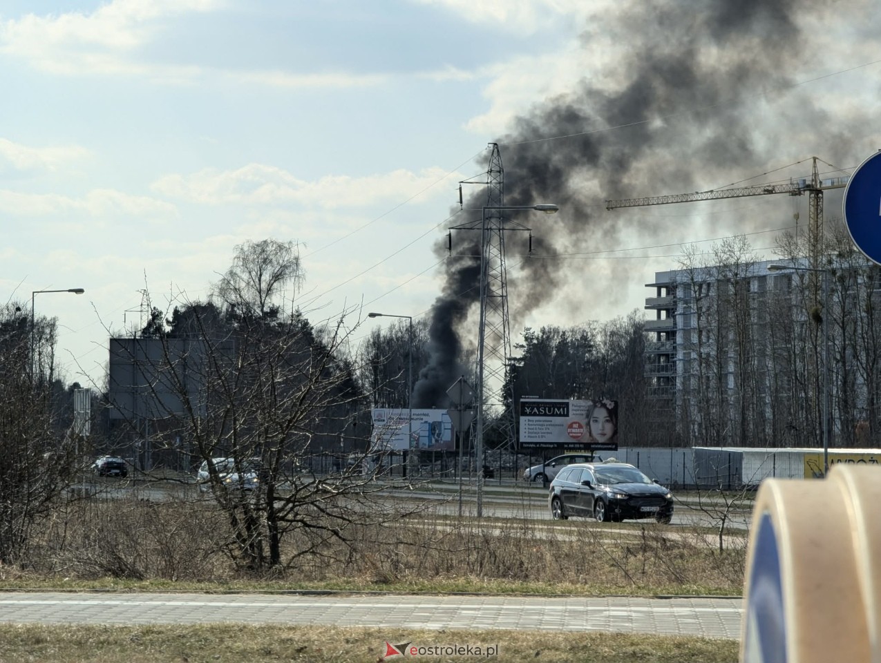 Pożar na terenie budowy w Ostrołęce [23.03.2026] - zdjęcie #4 - eOstroleka.pl