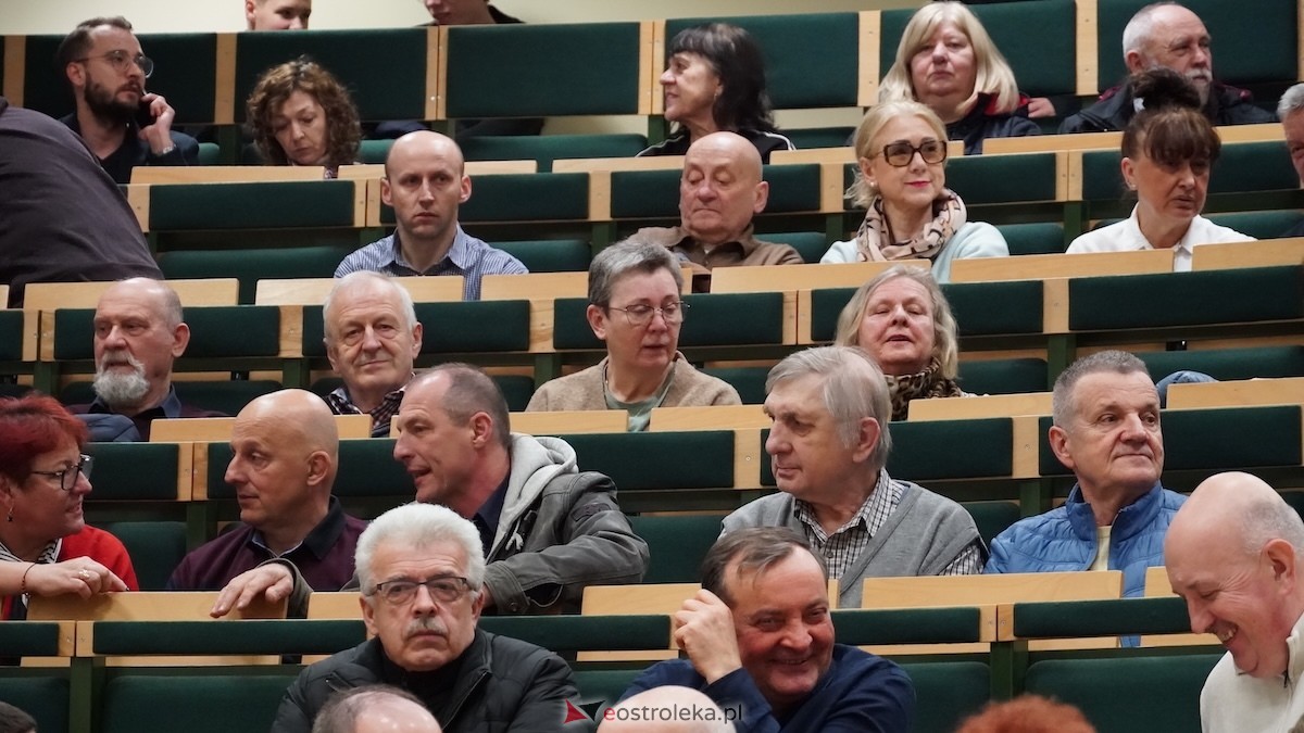 Spotkanie z Markiem Jakubiakiem w WSAP w Ostrołęce [23.03.2026] - zdjęcie #38 - eOstroleka.pl