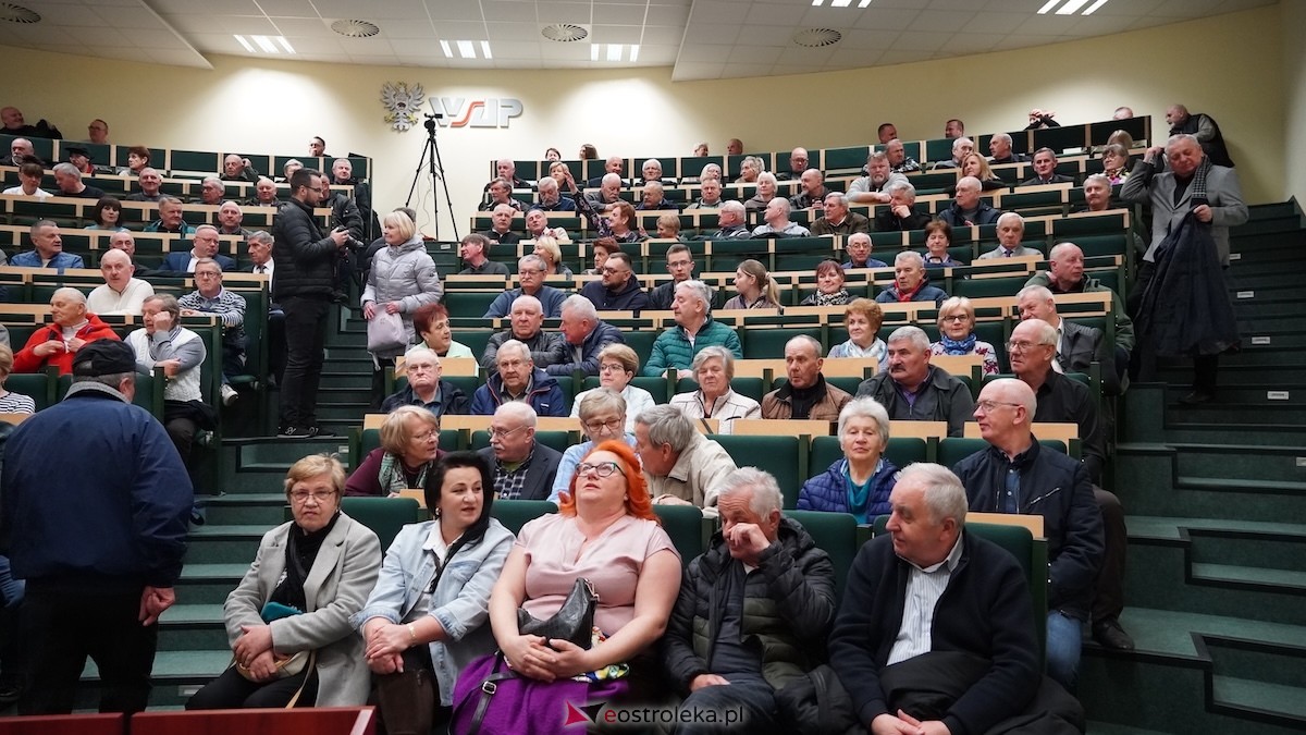 Spotkanie z Markiem Jakubiakiem w WSAP w Ostrołęce [23.03.2026] - zdjęcie #33 - eOstroleka.pl