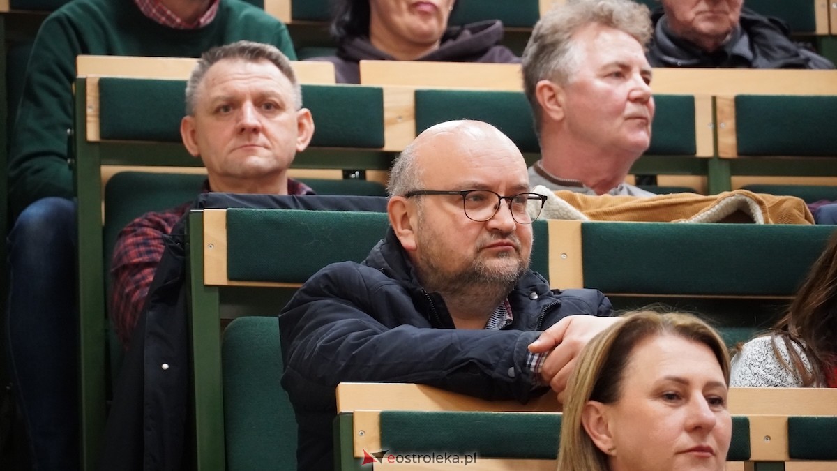 Spotkanie z Markiem Jakubiakiem w WSAP w Ostrołęce [23.03.2026] - zdjęcie #16 - eOstroleka.pl