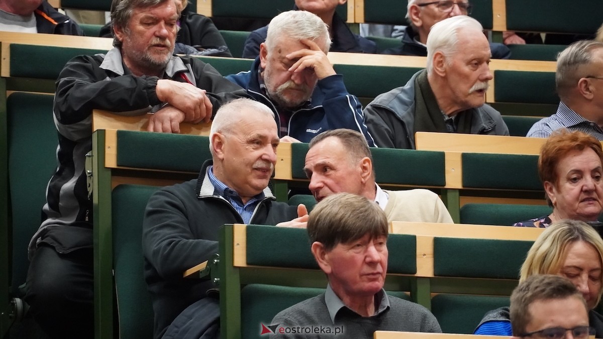 Spotkanie z Markiem Jakubiakiem w WSAP w Ostrołęce [23.03.2026] - zdjęcie #13 - eOstroleka.pl
