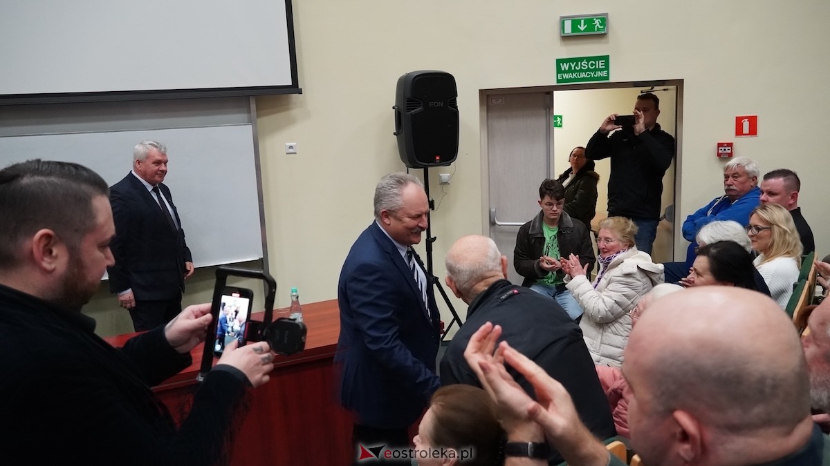 Spotkanie z Markiem Jakubiakiem w WSAP w Ostrołęce [23.03.2026] - zdjęcie #12 - eOstroleka.pl