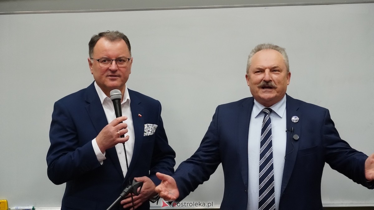 Spotkanie z Markiem Jakubiakiem w WSAP w Ostrołęce [23.03.2026] - zdjęcie #8 - eOstroleka.pl