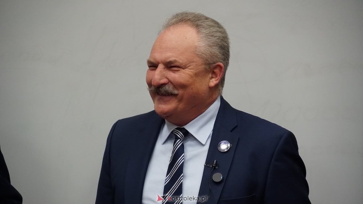 Spotkanie z Markiem Jakubiakiem w WSAP w Ostrołęce [23.03.2026] - zdjęcie #7 - eOstroleka.pl
