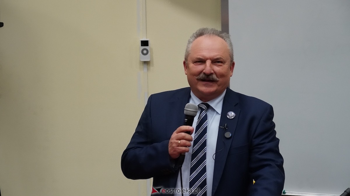 Spotkanie z Markiem Jakubiakiem w WSAP w Ostrołęce [23.03.2026] - zdjęcie #6 - eOstroleka.pl