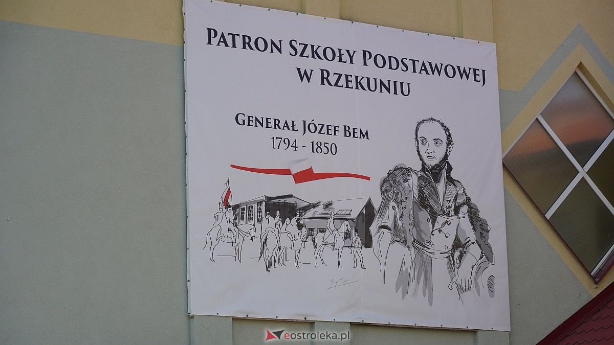 Otwarcie wystawy „Dla Ciebie zginął żołnierz, strażak, policjant, a dla nich tata” w SP w Rzekuniu [24.03.2026] - zdjęcie #127 - eOstroleka.pl