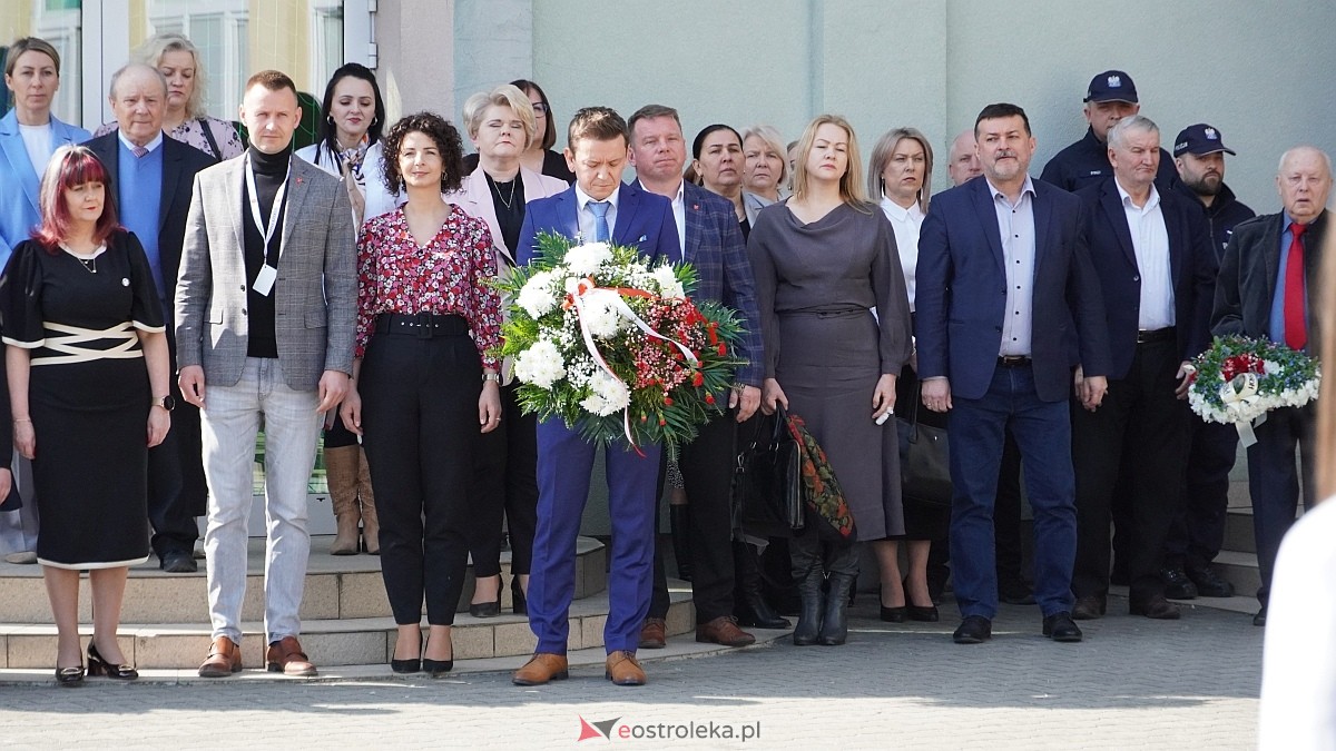 Otwarcie wystawy „Dla Ciebie zginął żołnierz, strażak, policjant, a dla nich tata” w SP w Rzekuniu [24.03.2026] - zdjęcie #123 - eOstroleka.pl