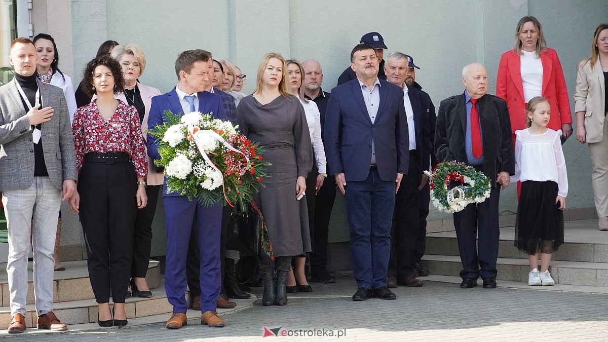 Otwarcie wystawy „Dla Ciebie zginął żołnierz, strażak, policjant, a dla nich tata” w SP w Rzekuniu [24.03.2026] - zdjęcie #112 - eOstroleka.pl