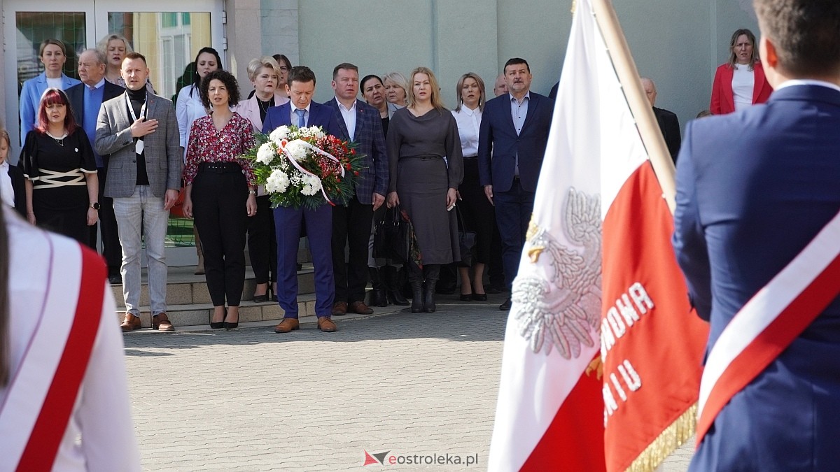 Otwarcie wystawy „Dla Ciebie zginął żołnierz, strażak, policjant, a dla nich tata” w SP w Rzekuniu [24.03.2026] - zdjęcie #91 - eOstroleka.pl