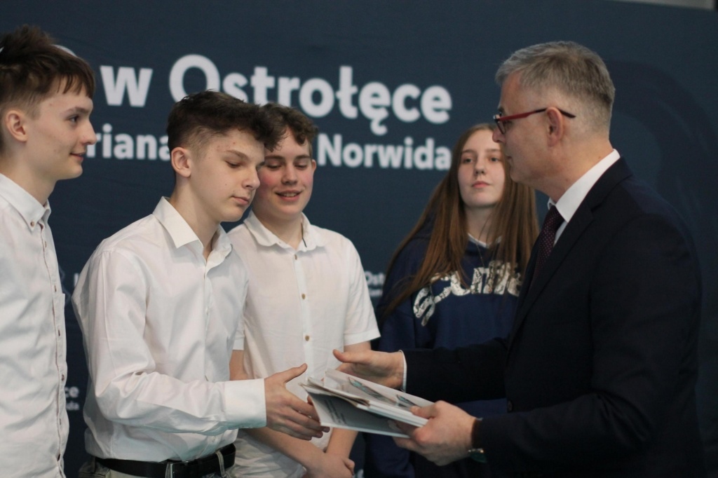 VIII edycja konkursu Pocisk w II LO [24.03.2026] - zdjęcie #16 - eOstroleka.pl