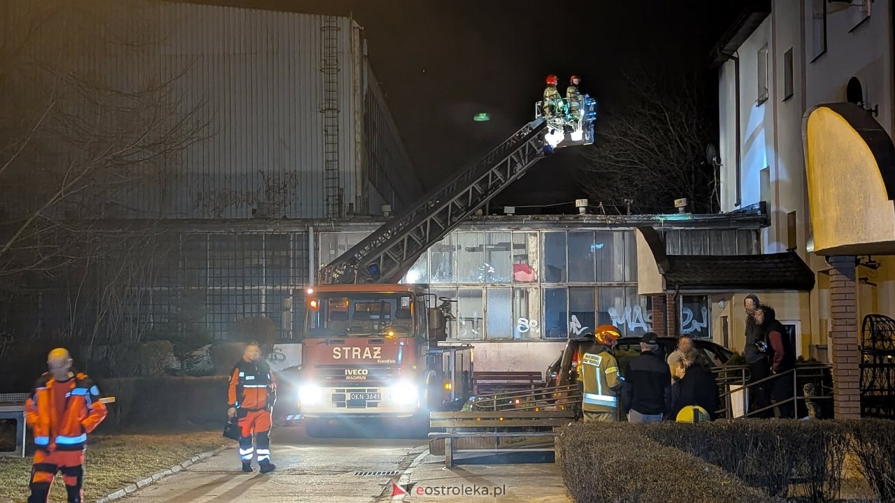 Akcja strażaków przy ul. Żeromskiego na osiedlu Stacja w Ostrołęce [24.03.2026] - zdjęcie #8 - eOstroleka.pl