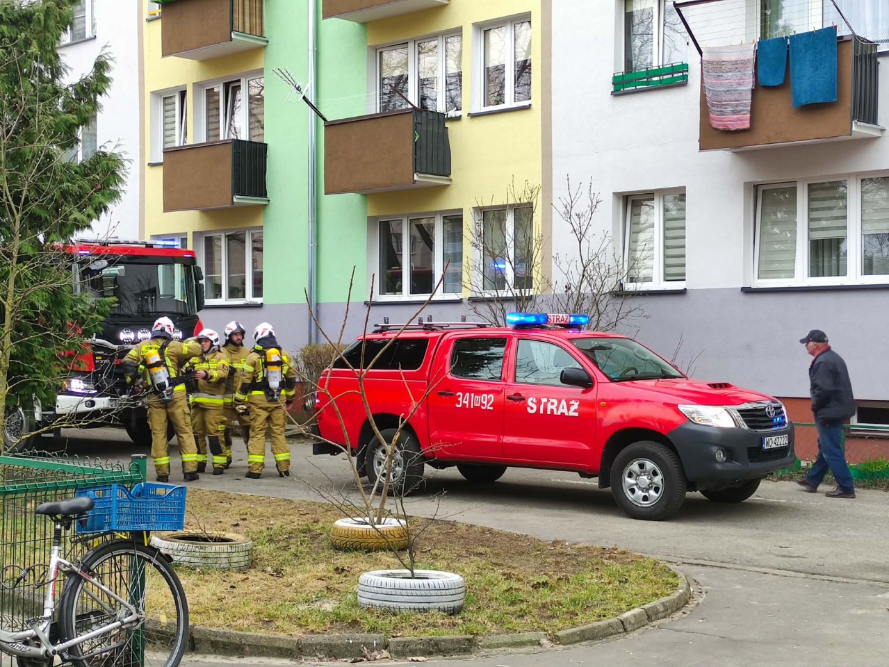 Interwencja strażaków przy ul. Sygietyńskiego [25.03.2026] - zdjęcie #7 - eOstroleka.pl