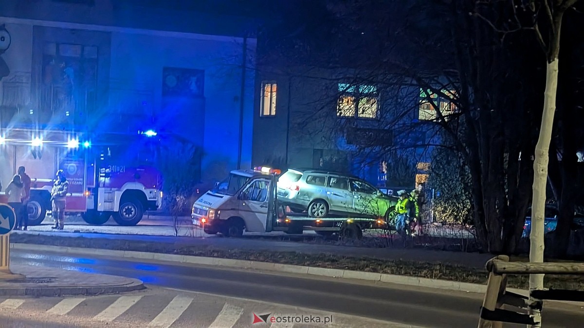 Wypadek przy ul. Dobrzańskiego w Ostrołęce [25.03.2026] - zdjęcie #1 - eOstroleka.pl