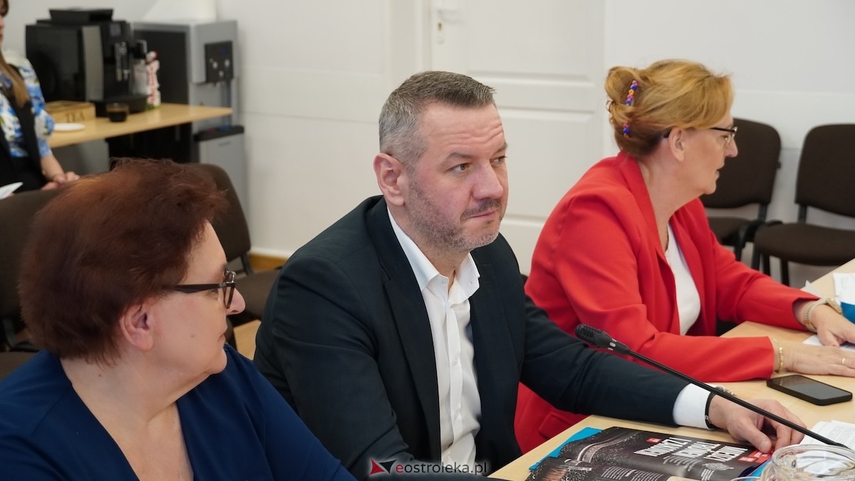Sesja Rady Miasta Ostrołęki [26.03.2026] - zdjęcie #21 - eOstroleka.pl