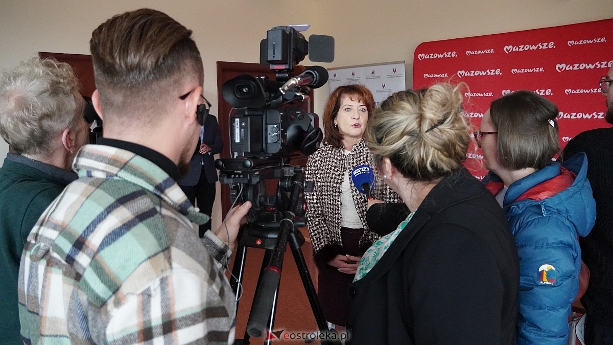 Podpisanie umów na inwestycje w zdrowie i infrastrukturę w regionie ostrołęckim [26.03.2026] - zdjęcie #39 - eOstroleka.pl