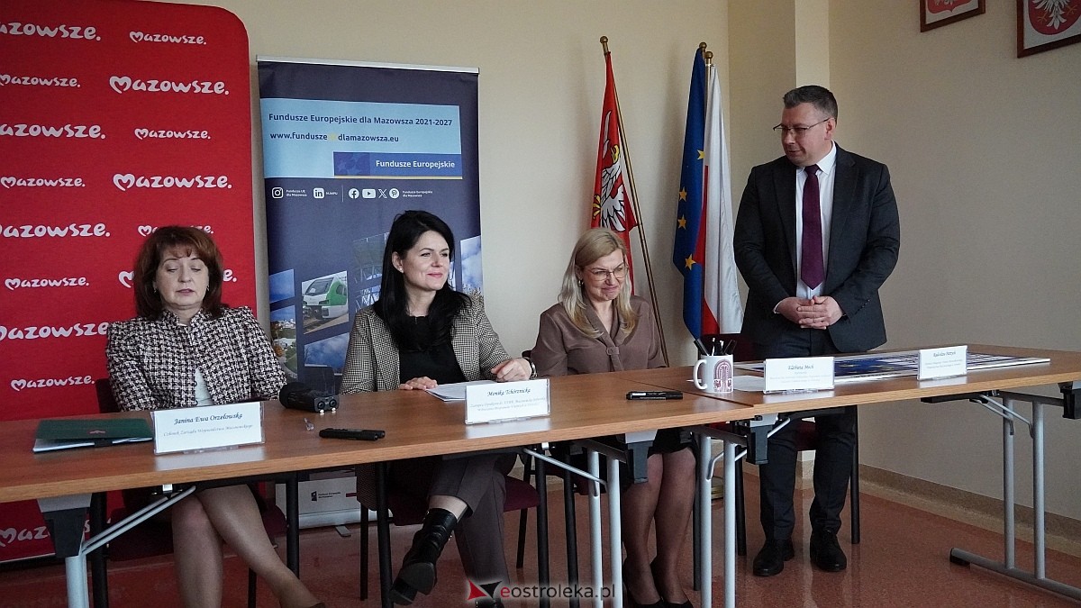 Podpisanie umów na inwestycje w zdrowie i infrastrukturę w regionie ostrołęckim [26.03.2026] - zdjęcie #35 - eOstroleka.pl