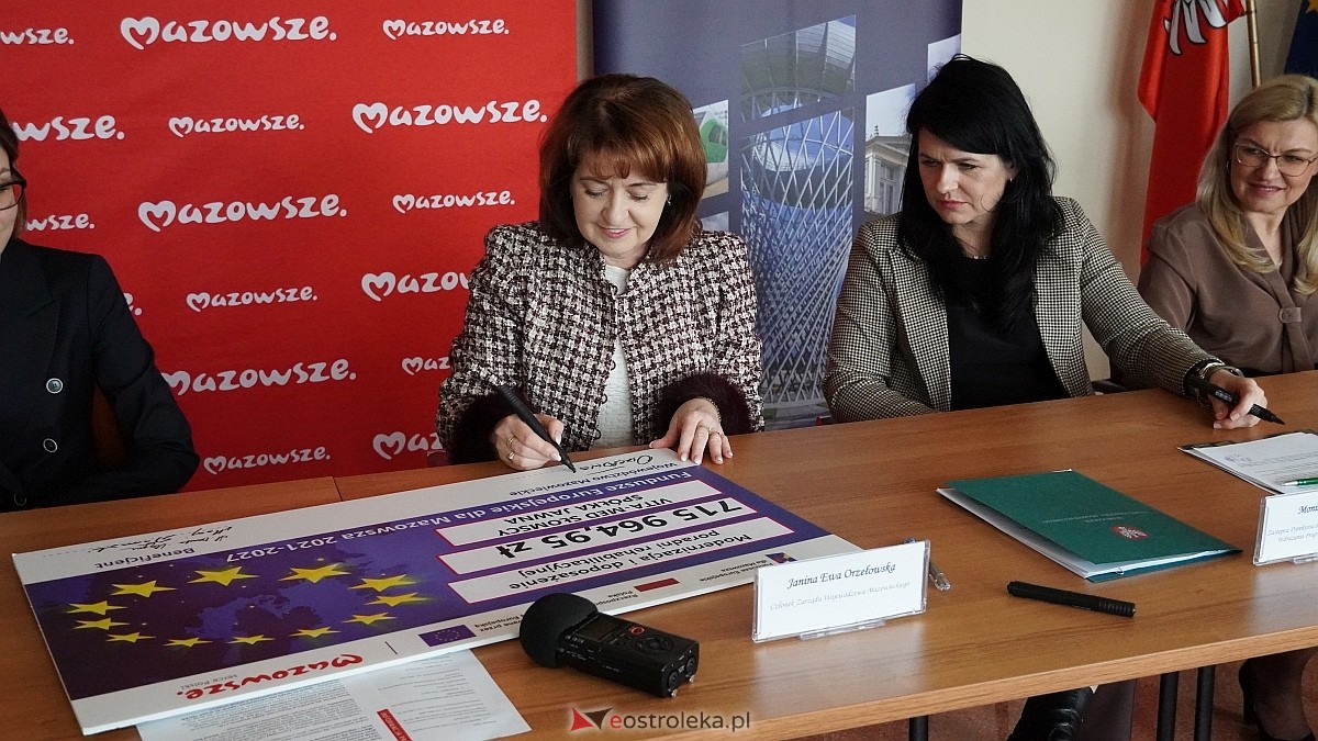 Podpisanie umów na inwestycje w zdrowie i infrastrukturę w regionie ostrołęckim [26.03.2026] - zdjęcie #19 - eOstroleka.pl