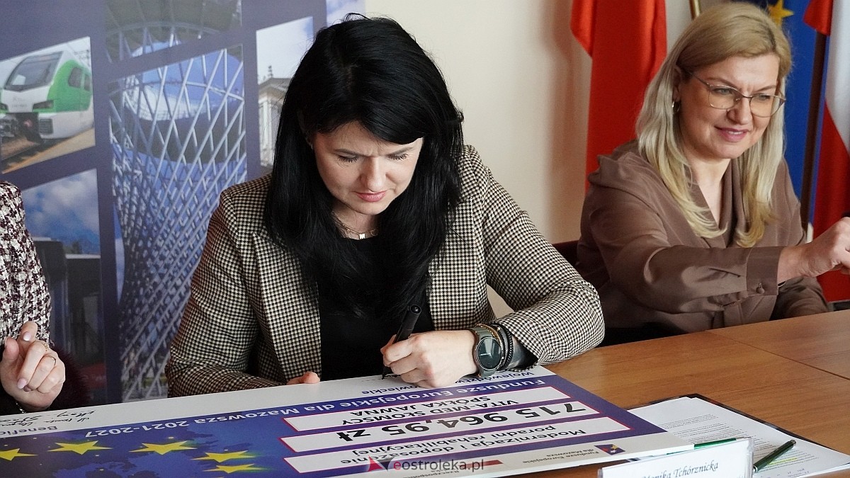 Podpisanie umów na inwestycje w zdrowie i infrastrukturę w regionie ostrołęckim [26.03.2026] - zdjęcie #18 - eOstroleka.pl
