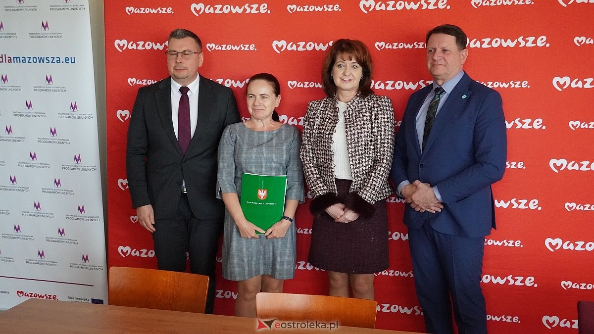 Podpisanie umów na inwestycje w zdrowie i infrastrukturę w regionie ostrołęckim [26.03.2026] - zdjęcie #9 - eOstroleka.pl